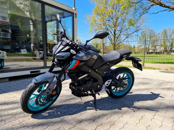 YAMAHA MT125