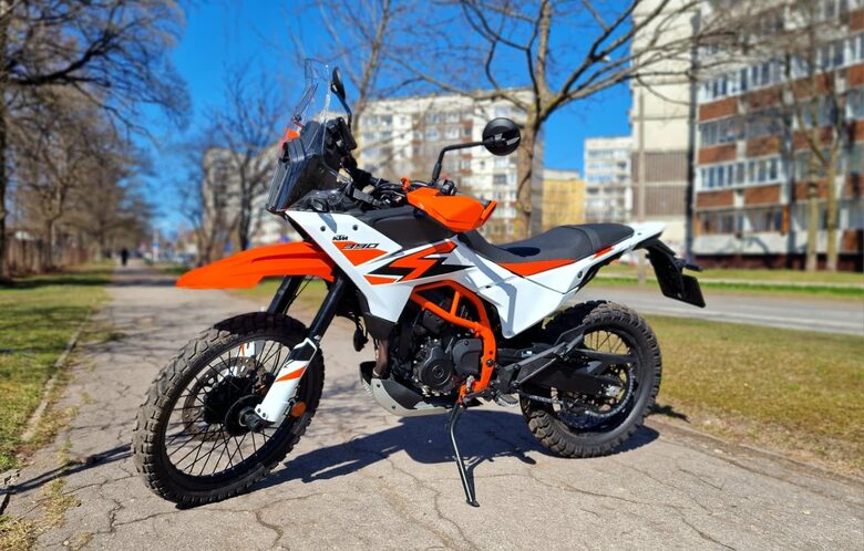 Motociklu noma Rīgā. Adventure motocikls - KTM 390 ADVENTURE X
